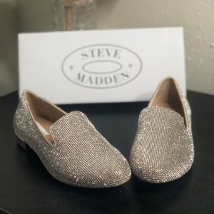 Steve Madden Silver Shoes Size 71/2
